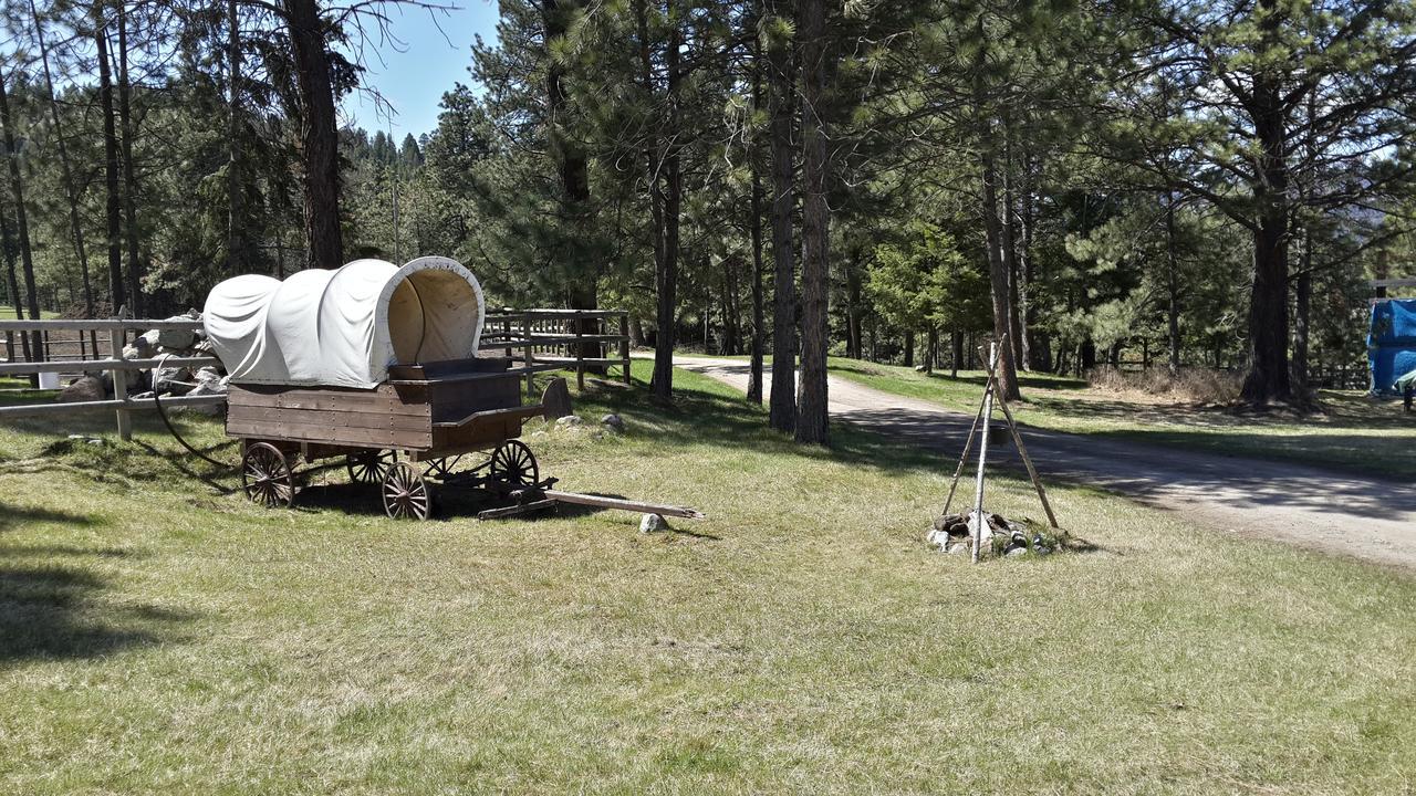 Lonesome Dove Ranch Bed & Breakfast Kalispell Bagian luar foto