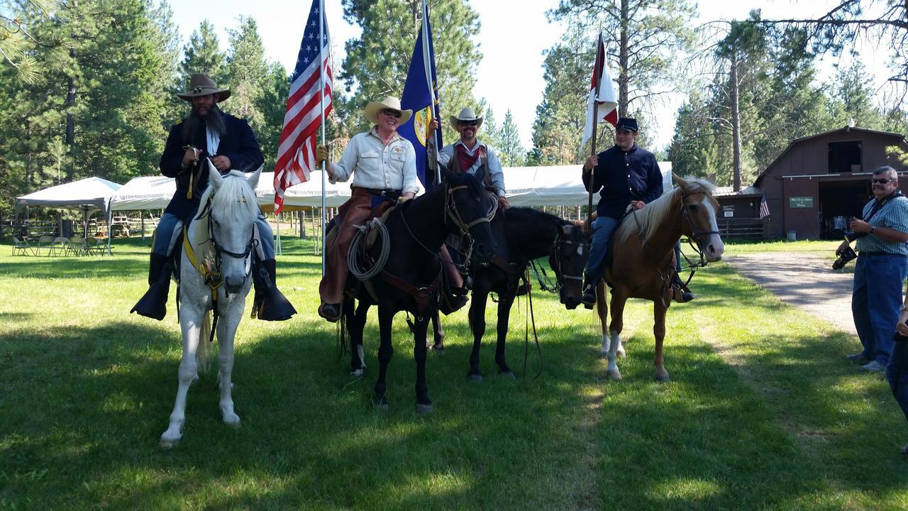 Lonesome Dove Ranch Bed & Breakfast Kalispell Bagian luar foto