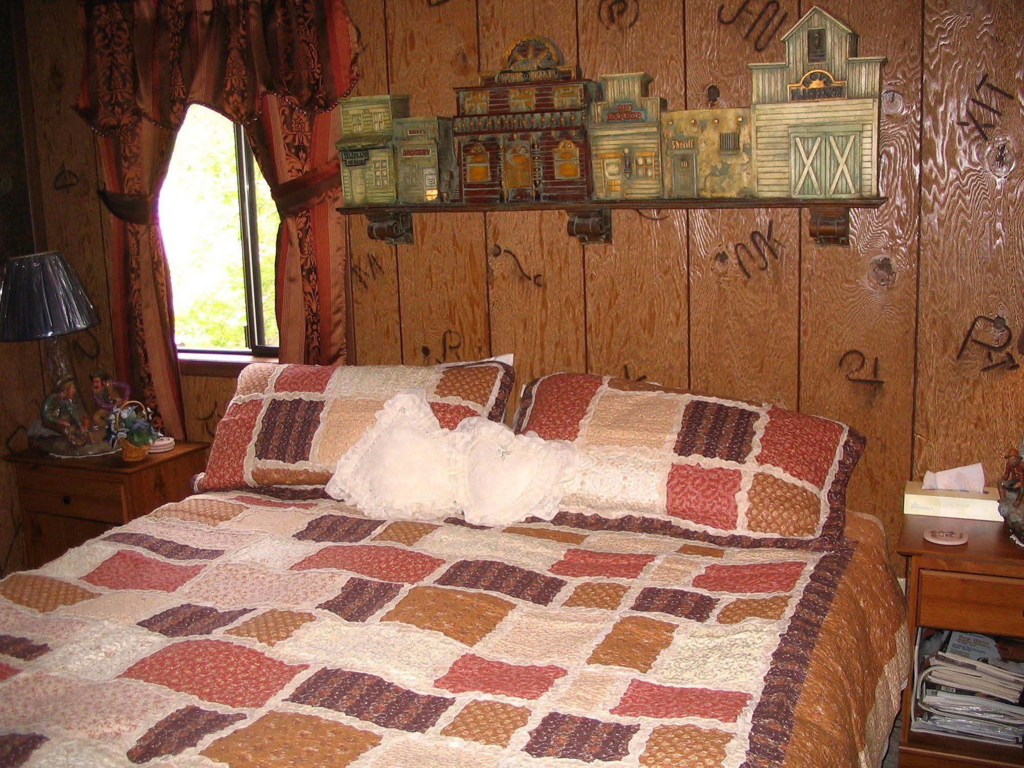 Lonesome Dove Ranch Bed & Breakfast Kalispell Bagian luar foto